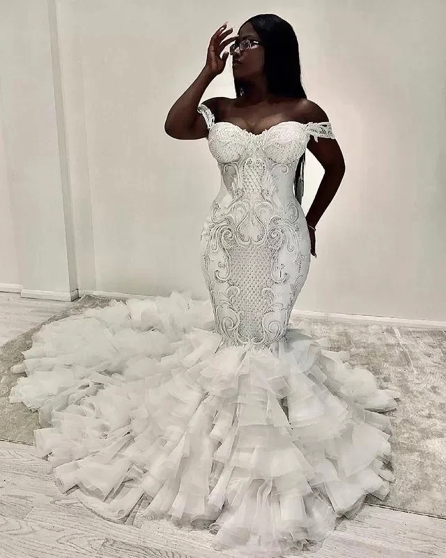 Vestidos de novia de sirena de talla grande personalizados, vestidos de novia con apliques de encaje y hombros descubiertos, faldas escalonadas con volantes, Vestido D