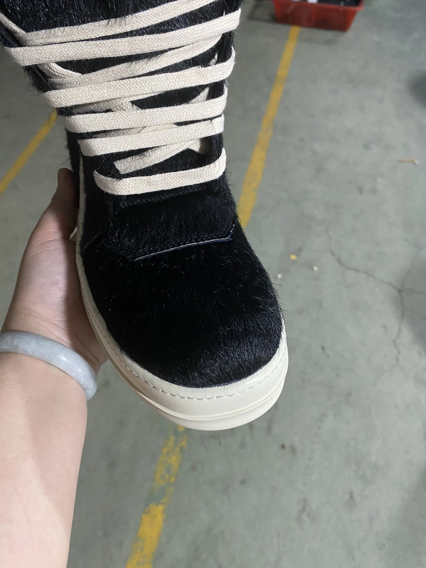 

Brand Genuine Leather Fur Sneakers Man Quality Black Horse Hair Inverted Triangle Design High-top Shoes Woman Furry Ankle Boots