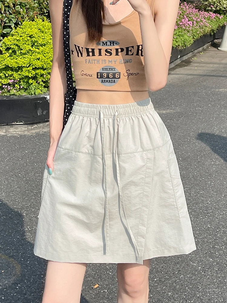 Sommer-Damen-Shorts Schnelltrocknend Leichtgewichtig Mit Taschen Vorderer Schlitz Cargo-Hose Hohe Taille Knielange Shorts Sportliche Freizeithose – Detail 12