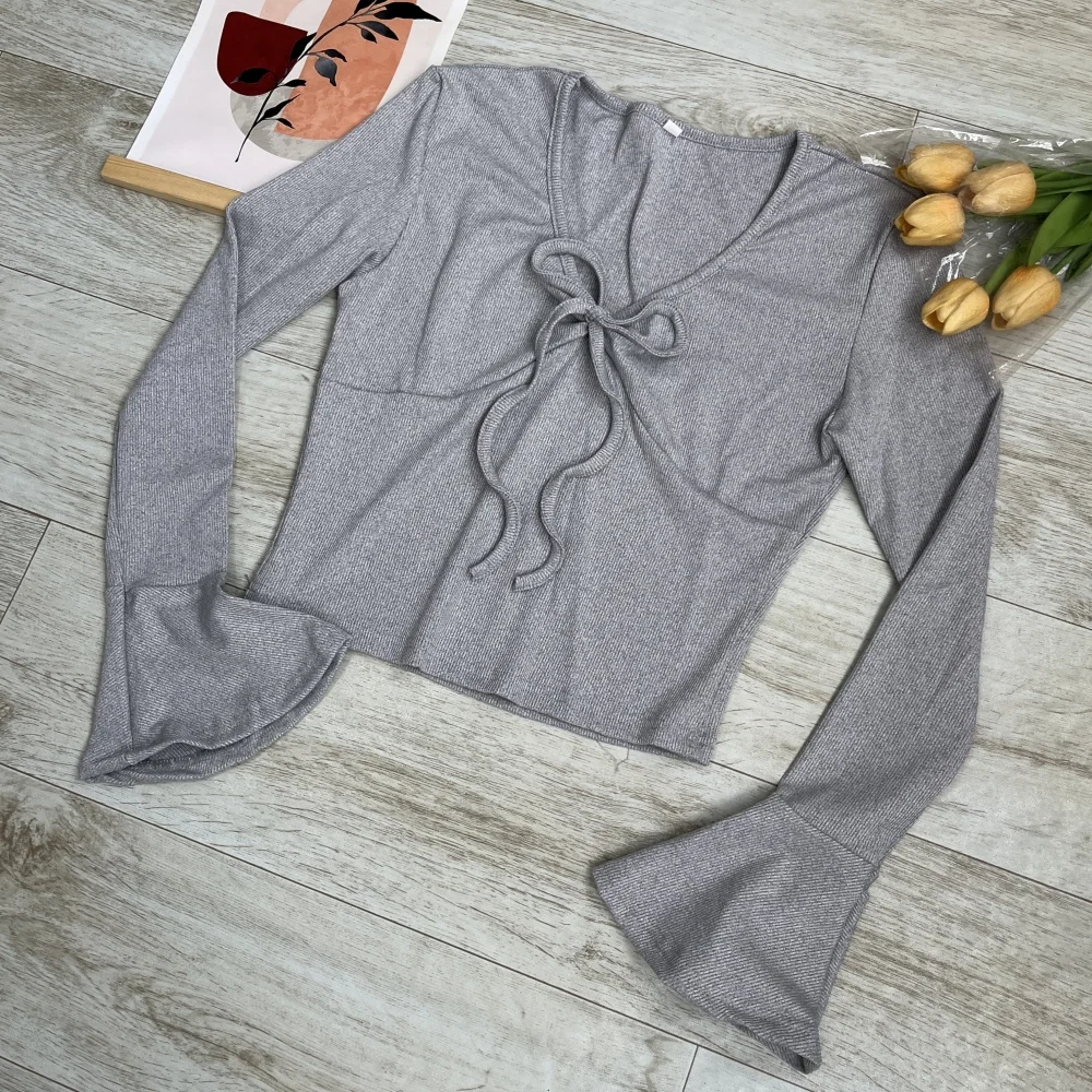 

Deep V-neck Crop Tops Women Y2k Aesthetics Flared Sleeves Gray T-shirt Elegant Vintage Summer Women Casual Design Bandage Decor