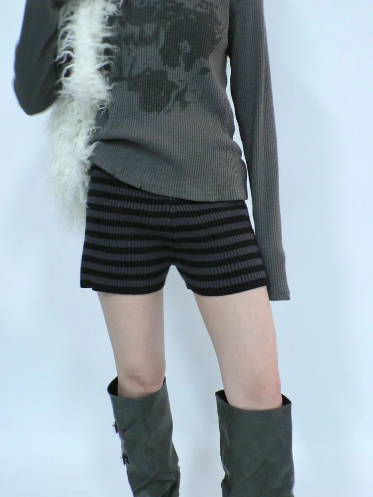 

Вязаные шорты в полоску в стиле ретро, женские эластичные облегающие короткие брюки с высокой талией, повседневная уличная одежда Y2k, эстетичная пряная уличная одежда для девочек