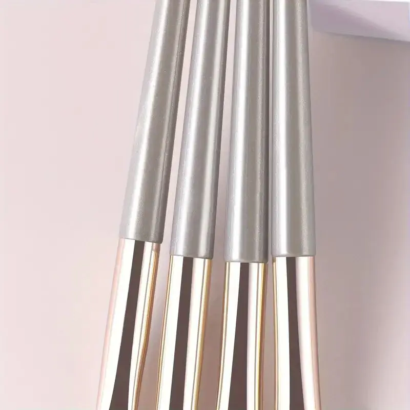 8-piece Portable Eyeshadow Makeup Brush Set To Create Perfect Eye Makeup，Eyeshadow Brush，Eye Makeup Smudged Lying Silkworm