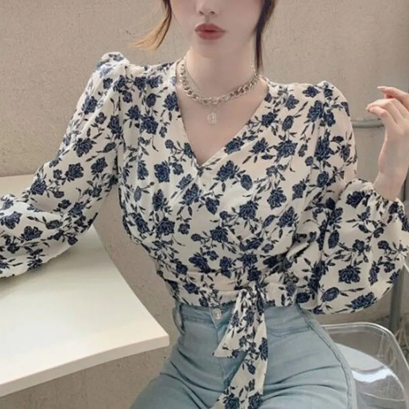 Blusa feminina elegante de manga comprida com decote em v, roupas femininas vintage de flores quebradas, camisa justa, bandagem para primavera e outono, elegan