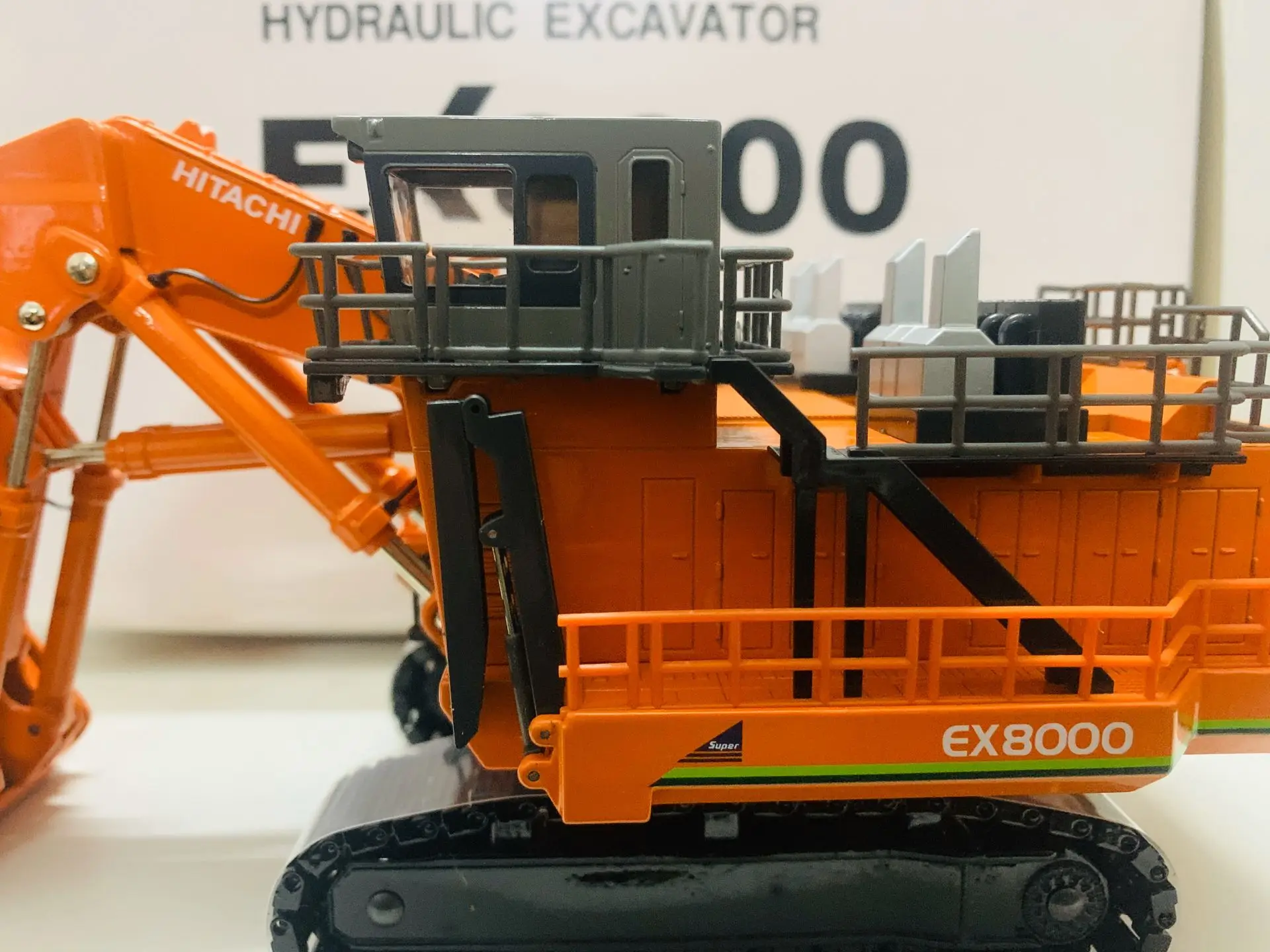 EX8000 Hydraulic Excavator Shovel 1/87 Scale Die-Cast Construction Machinery