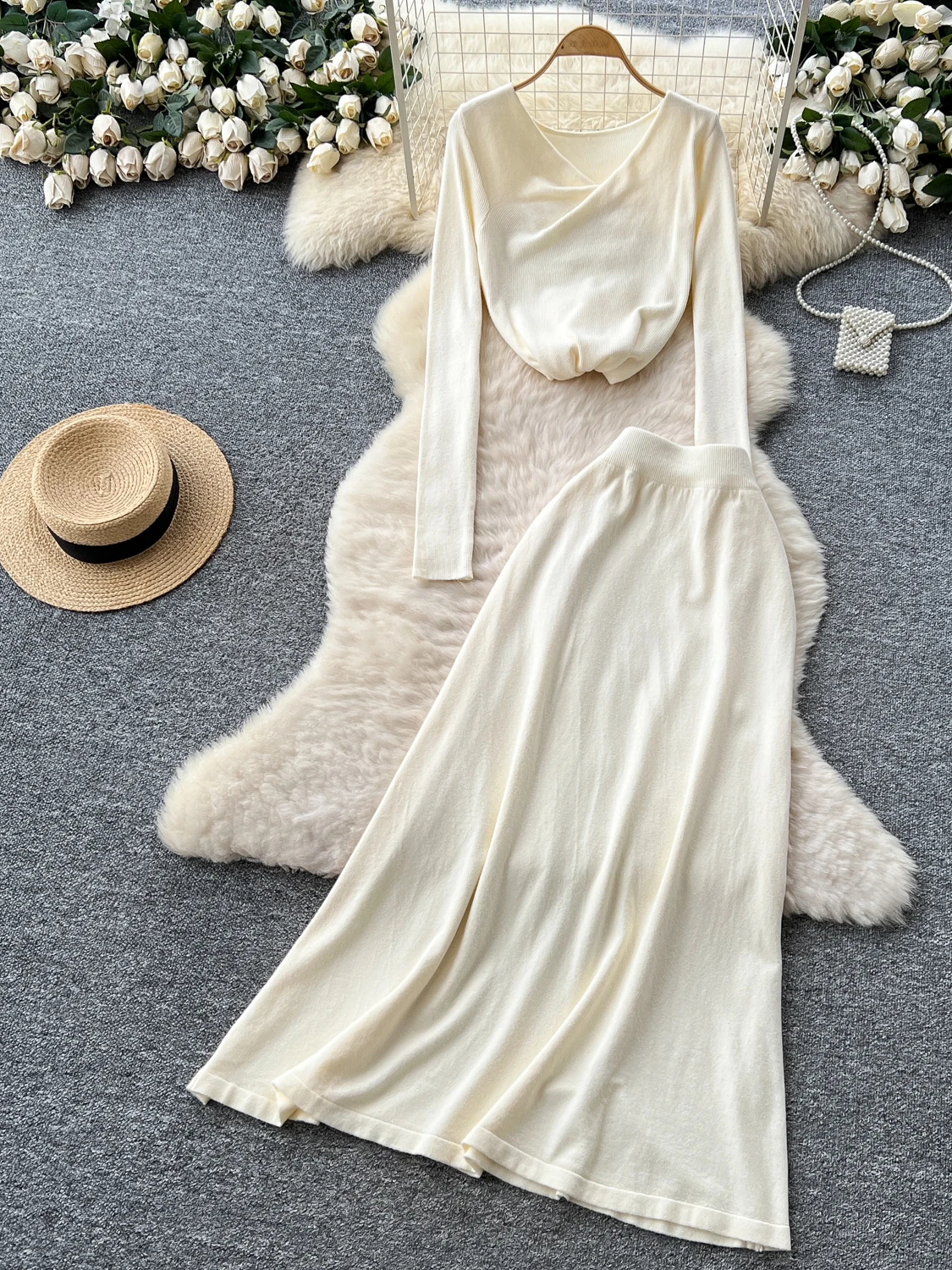 ハイウエストルーズニット長袖カジュアルファッションセット（斜め襟トップスとミディスカートのツーピース秋服）