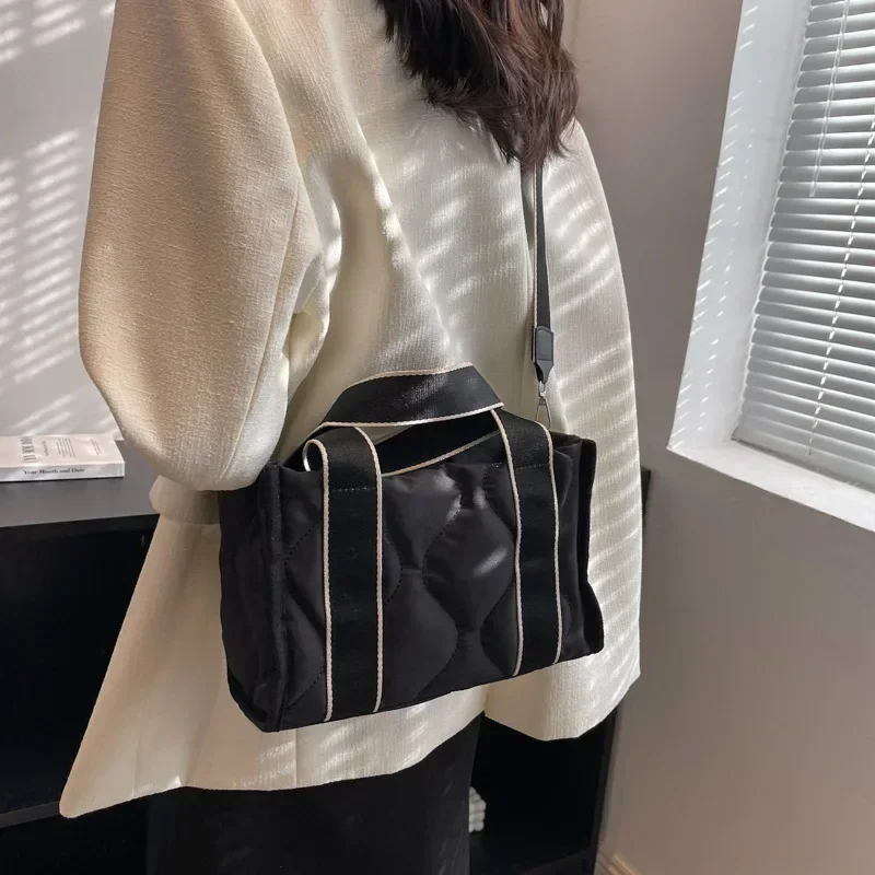 

2024 Cotton Padded Tote Bags for Women Shoulder Crossbody Bags Quilted Handbags Solid Casual Nylon Female Messenger Bags