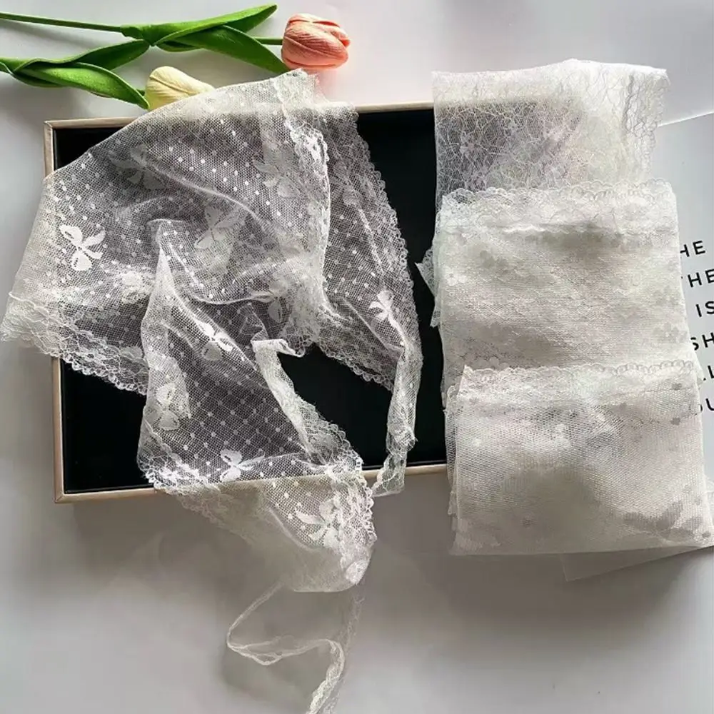Fashion White Woven Floral Lace Hair Scarf Wraps Sweet Retro Triangle Headscarf Breathable Print Hair Bandana Photo
