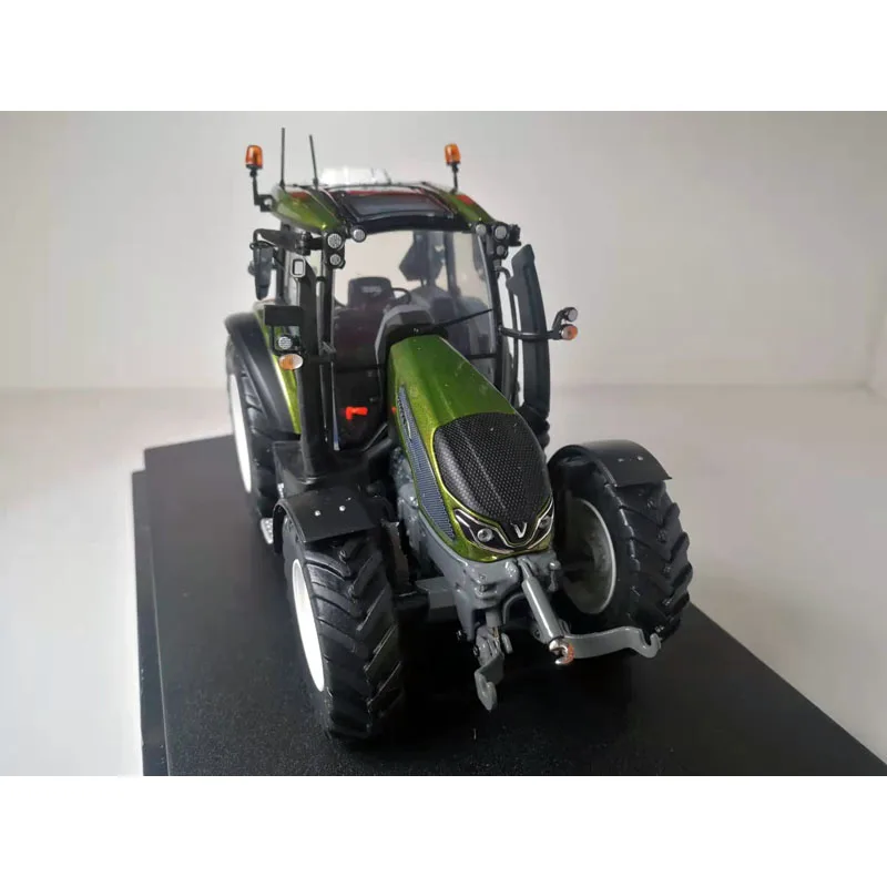 UH-6284 1:32 Valtra G 135-Olive Diecast Model  Tractor toy