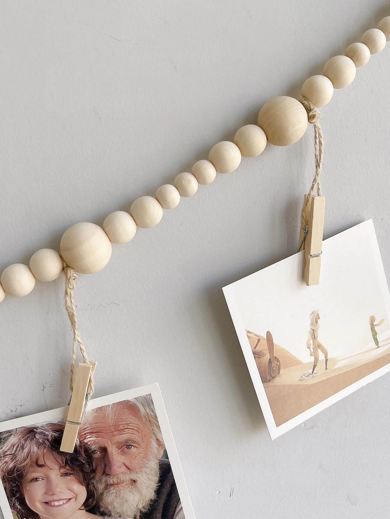 Wooden bead wall hanging photo display rack, home decoration photo storage, tassel string wall decoration photo rack