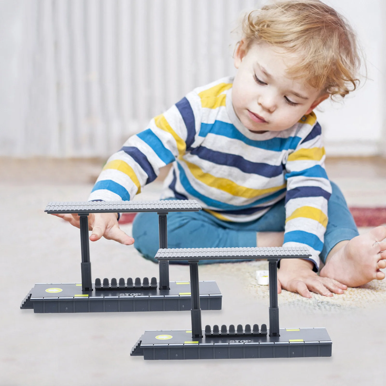 2 قطعة من البلاستيك للأطفال لتقوم بها بنفسك قطار التظاهر اللعب مشهد السكك الحديدية محاكاة قطار محطة اللعب منصة منصة #6