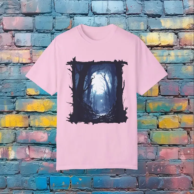 Waagt U Zich In Het Nachtelijke T-Shirt-Nachtbos Grafisch T-Shirt