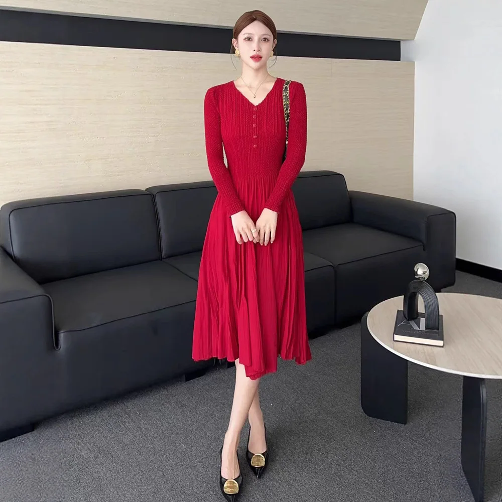 

Miyake Pleated Red Loose Dress for Women 2025 New Solid Color Breasted V-neck Long Sleeve Waist-hugging Pleated Skirt