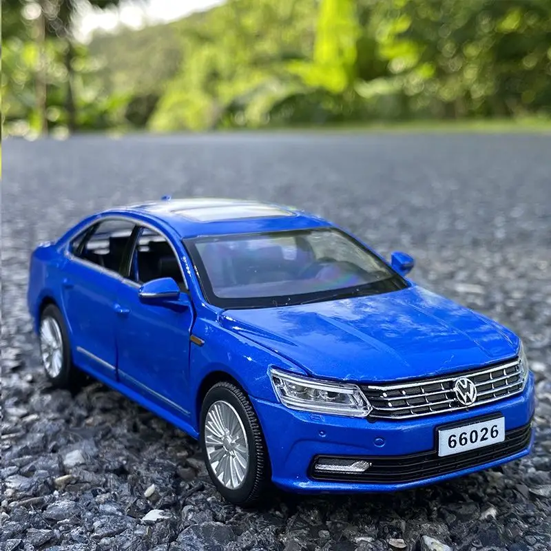 1:32 Volkswagens Passat Alloy Car Model Diecast & Toy Vehicles Toy Car Metal Model Collection High Simulation Toy Gift