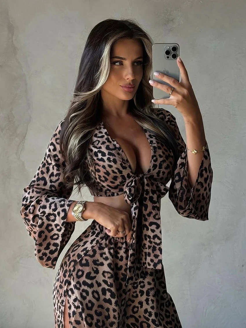 Marthaqiqi Leopard Print Ladies Pajamas Suit V-Neck Nightie Long Sleeve Nightwear Crop Top Sleepwear Pants Fashion Nightgown Set