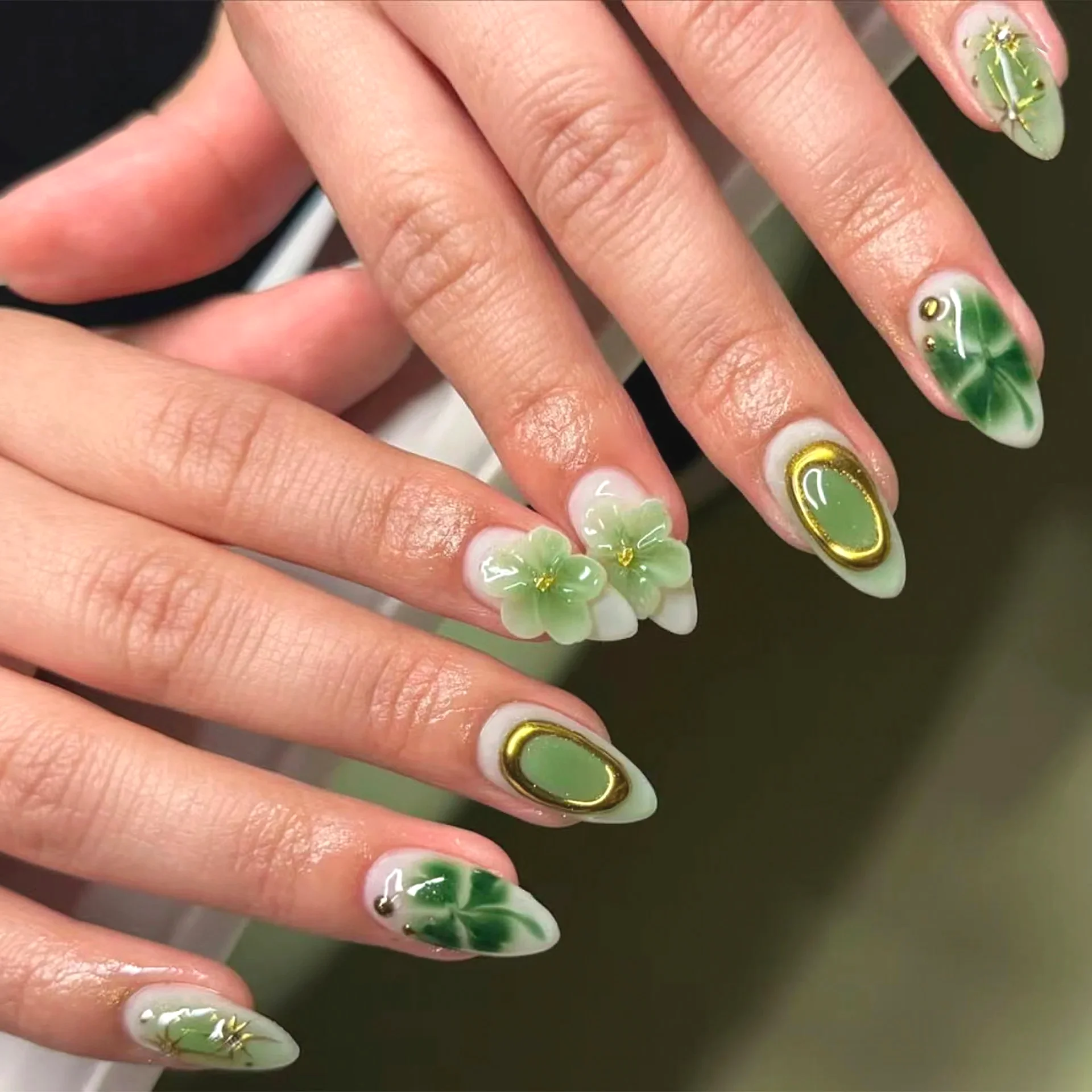 

24Pcs Mid-length Almond Press on Fake Nails with 3D Flower Four Leaf Clover Manicure Tips Green Smudge Wearable False Nails Art