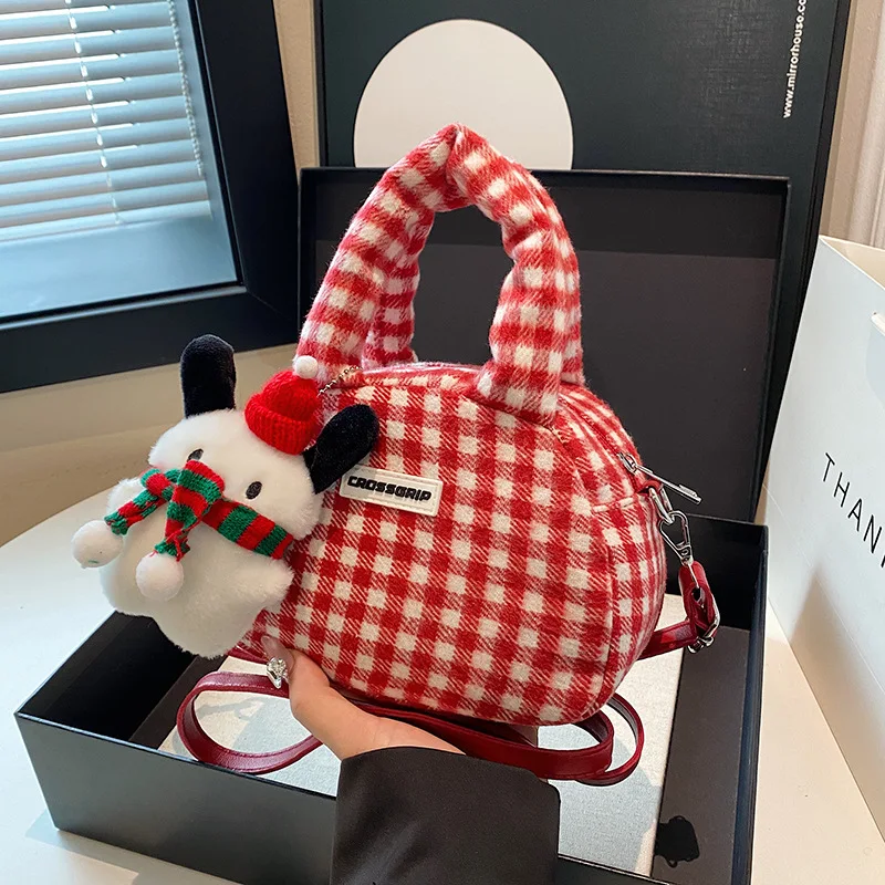 

Новинка осени и зимы 2023 года для женщин, милая и крутая сумка через плечо, милые рождественские плюшевые ручные сумки на плечо