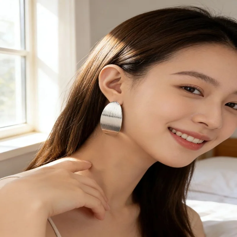 

Fashion Minimalist Metal Oval Matte Texture Unique Earrings Elegant Women Daily Party Accessory Versatile Jewelry No Gemstone