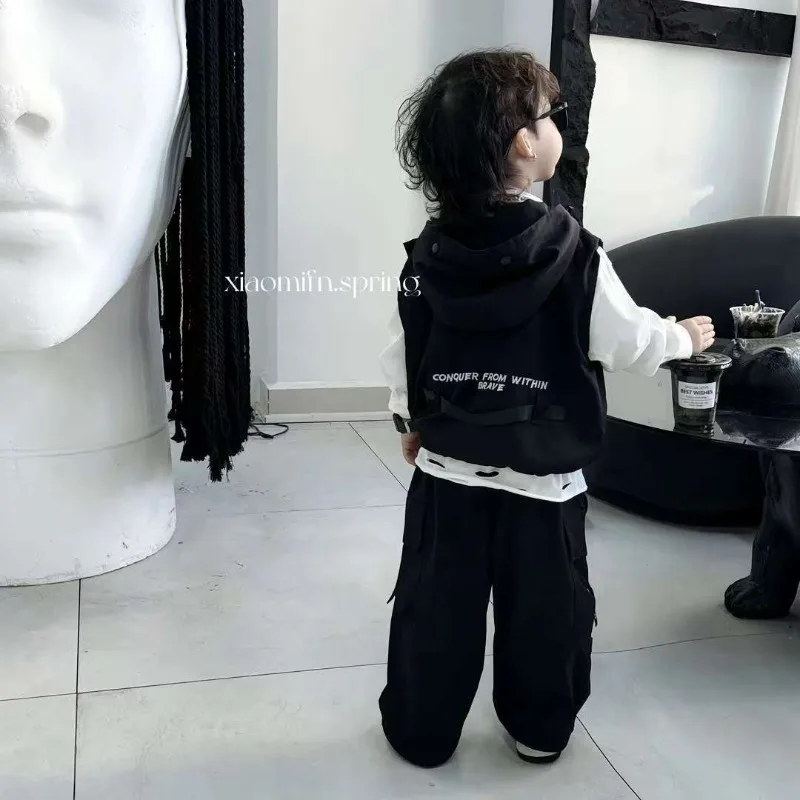 Boys' Spring 2025 New White Long Sleeve T Casual Vest Pants 3-Piece Set Korean Version Children's Cool Handsome Trendy Set