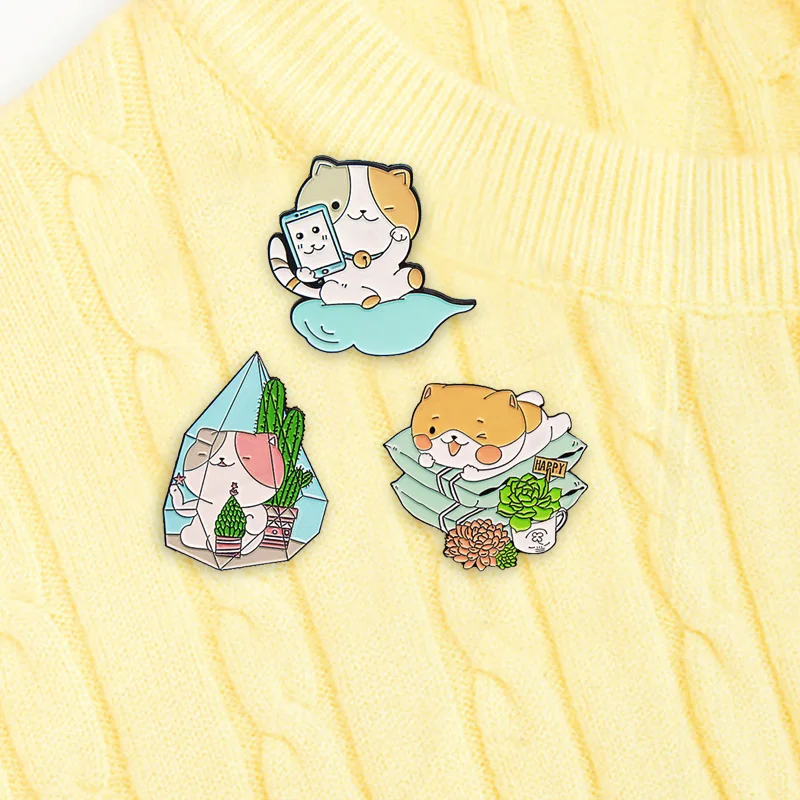 Crystal Blue Cloud Kitten Animal Pines Bag Lapel Badge Jewelry for Kids Friend Cute Happy Cat Enamel Pins Custom Potted plants