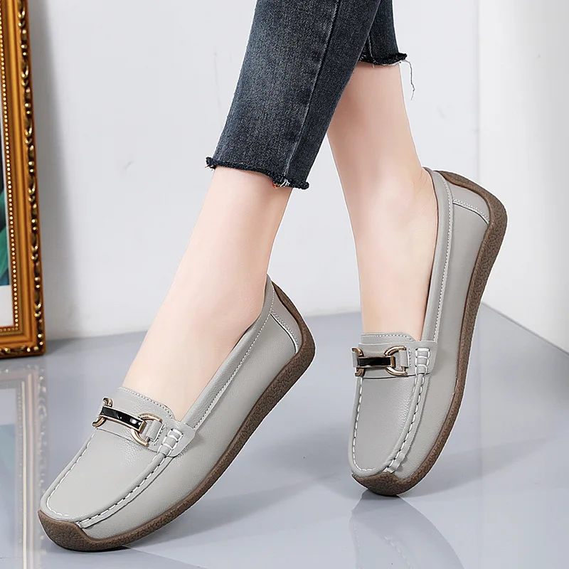 

New Large Size Loafers Soft Sole Fashion Women's Shoes Leather Casual Shoes