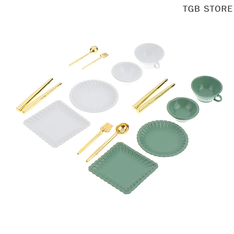 7 pz/set 1:12 Piatti In Miniatura Tazze di Caffè Coltelli Forchette Cucchiai In Miniatura Giochi Di Imitazione Cucina Giocattolo Casa Delle Bambole Accessori