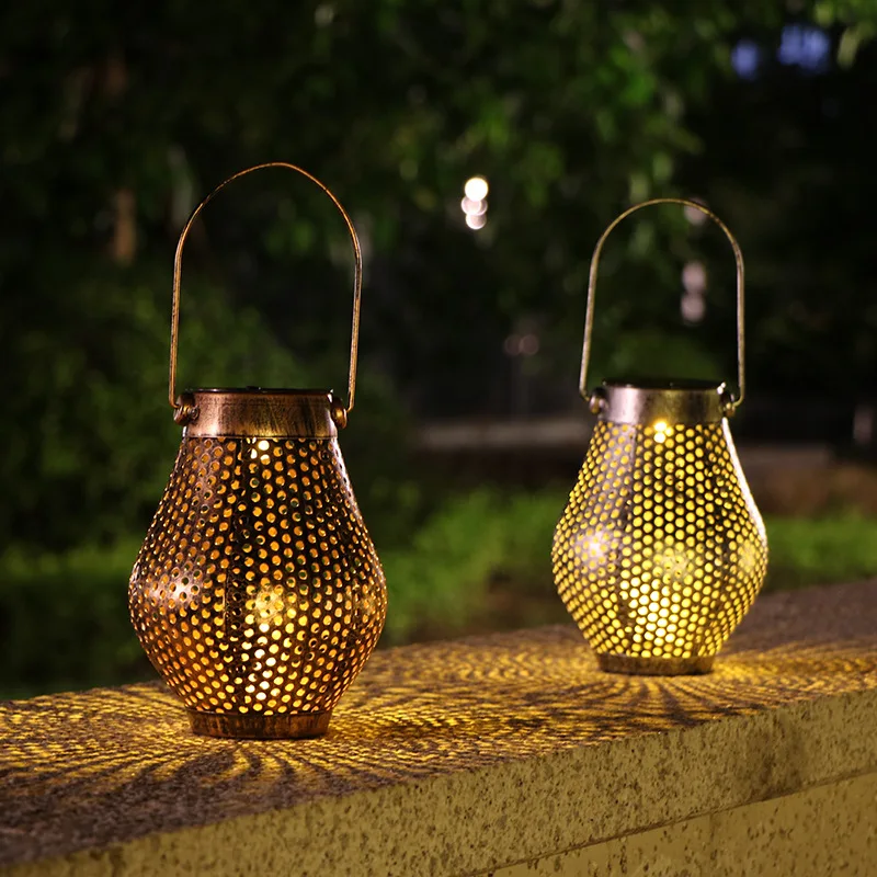 Creative New Solar Iron Hollowed Out Craft Lantern Outdoor Courtyard Decoration Decoration Hand Held Led Light