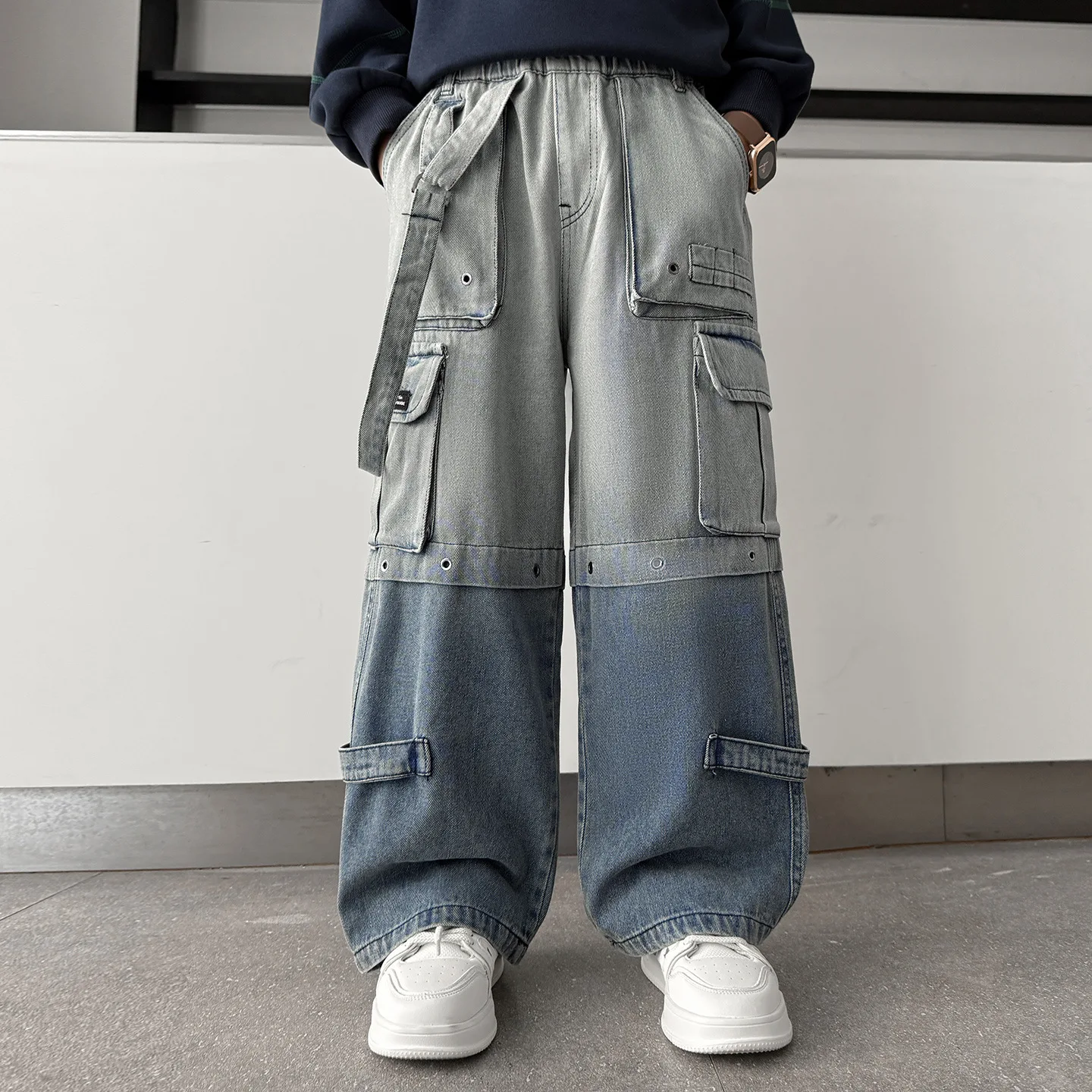 جينز غير رسمي للمراهقين مع جيب كبير للأطفال بنطال جينز فضفاض جديد للأطفال على الموضة ملابس جينز