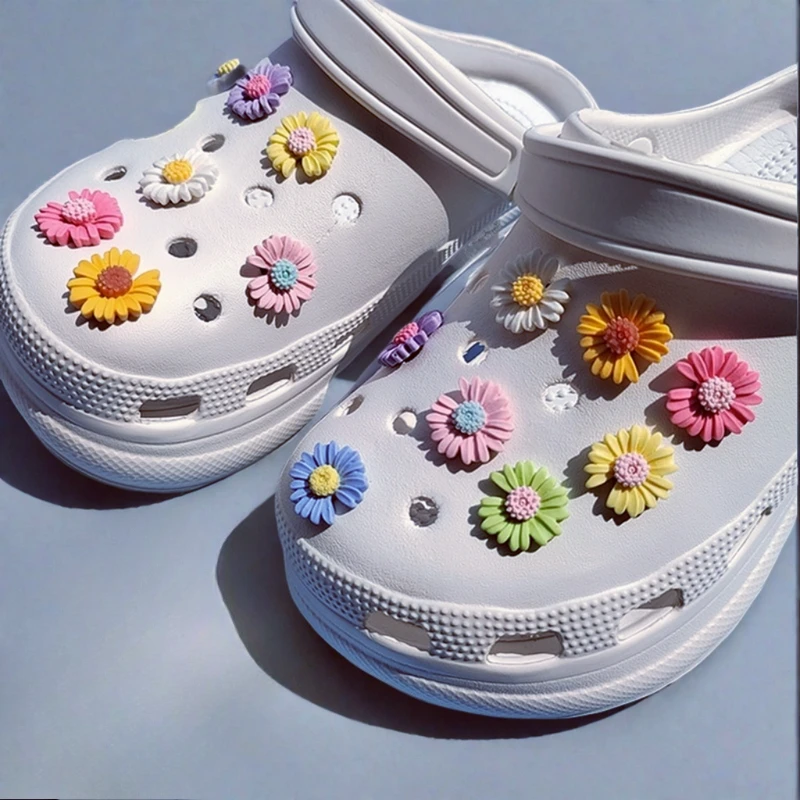 Fashion Daisy Flower Hole Shoe Charms Designer DIY Shiny Bling Shoes Accessories Decoration for Clogs Kids Boys Women Girls Gift