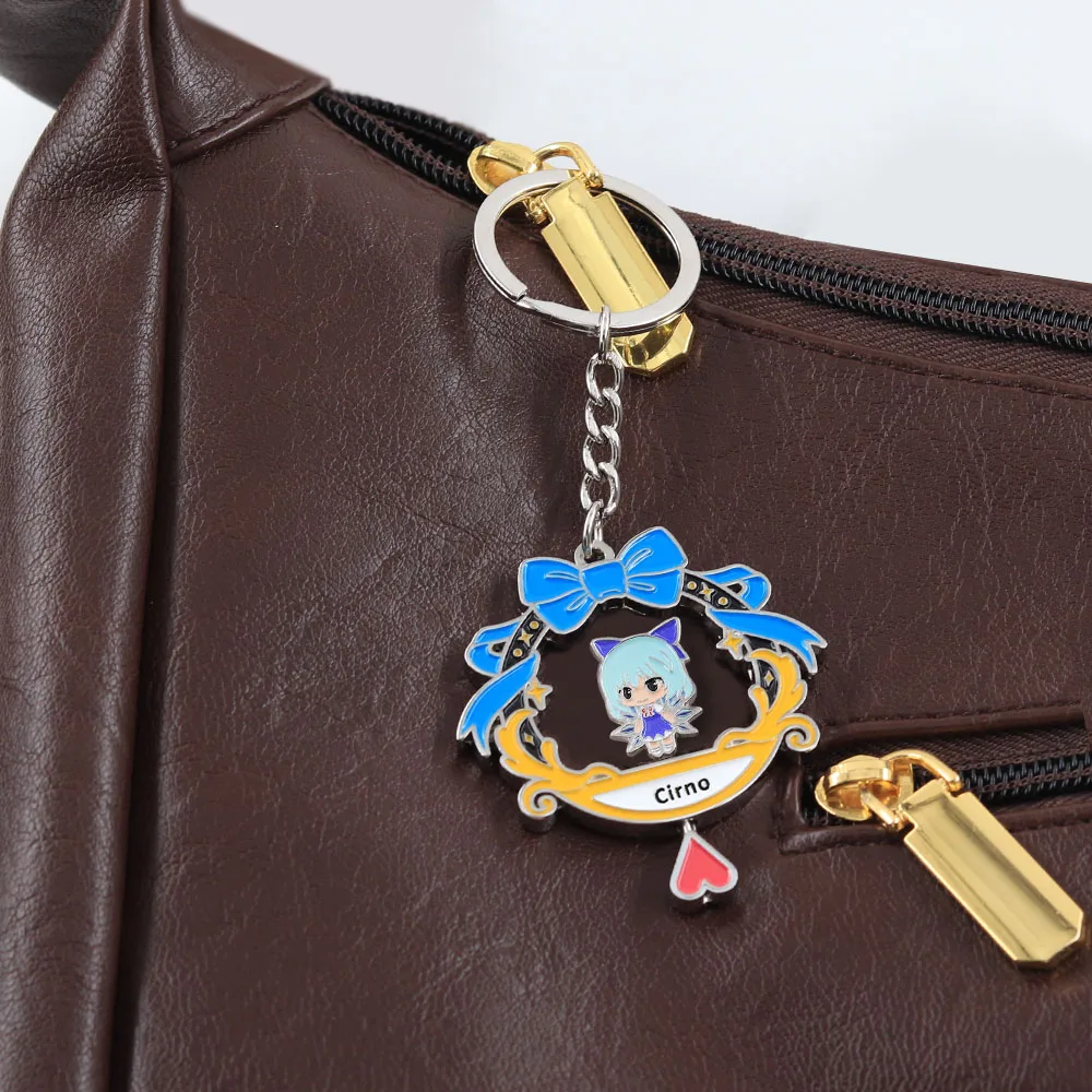 Anime Touhou Project Cirno Drehbarer Schlüsselanhänger Doppelseitiger Spinnender Eis-Feen-Schlüsselring Kawaii Figur Metallanhänger Taschendekoration für Fans – Detail 6