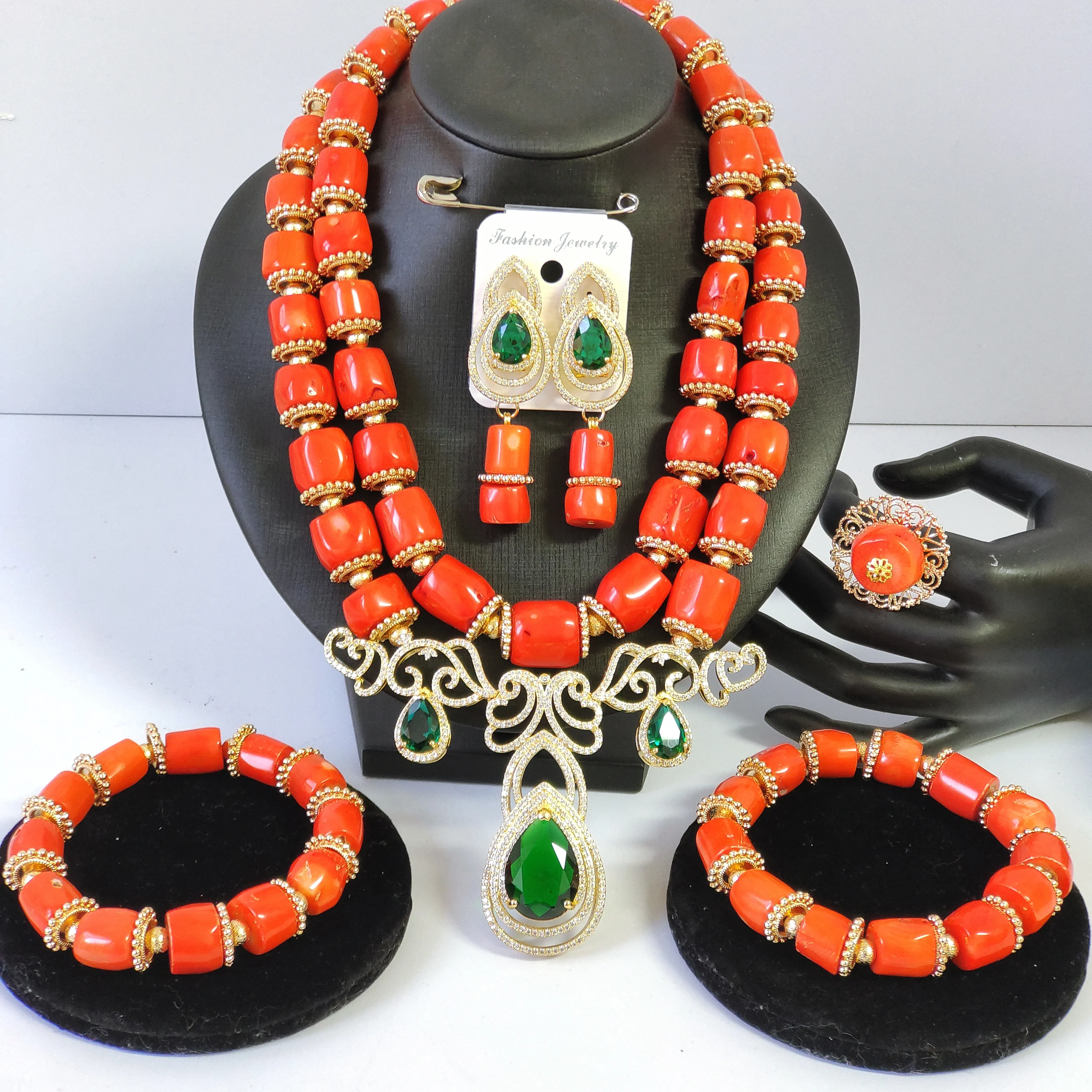 

Original Coral Beads Jewelry Set For Woman