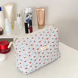 Custodia per trucco con stampa floreale carina custodia per cosmetici trapuntata in morbido cotone borsa da toilette per Organizer da viaggio 2024 novità