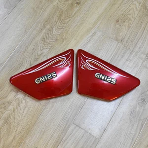 Motorradbatterie- und Werkzeugplatten des Werkzeugs, Körperkappen mit Emblem, Kunststoff, Haojue, Suzuki, Lifan, Dayun, GN125, GN, 125H, rechts, links 10 Hauptverkaufsgremium GN 125 Suzuki - №9