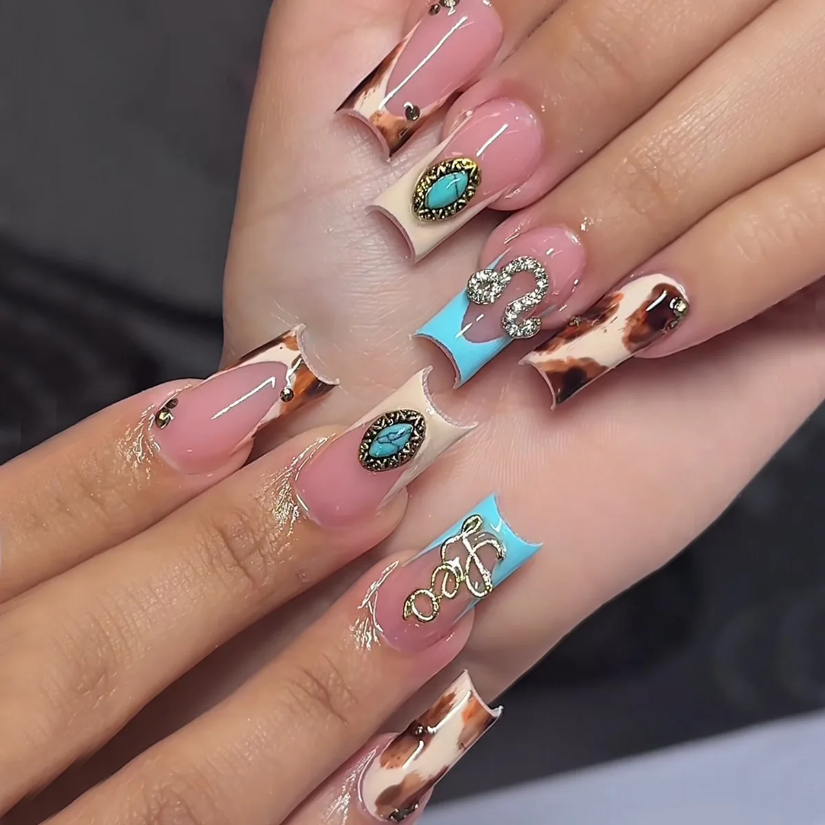 24 pièces faux ongles carrés moyens palais Vintage Turquoise imprimé léopard faux ongles rouge filles chaudes amovible presse sur les ongles conception