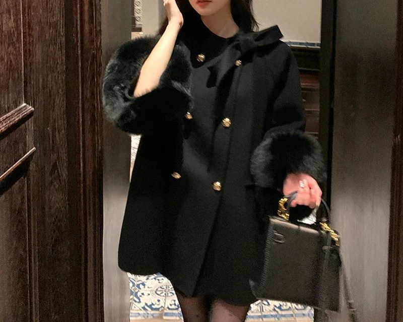 New Autumn and Winter Woolen Coat with Thick and Warm Fur Cuffs, Woolen Coat That Highlights Height and Temperament