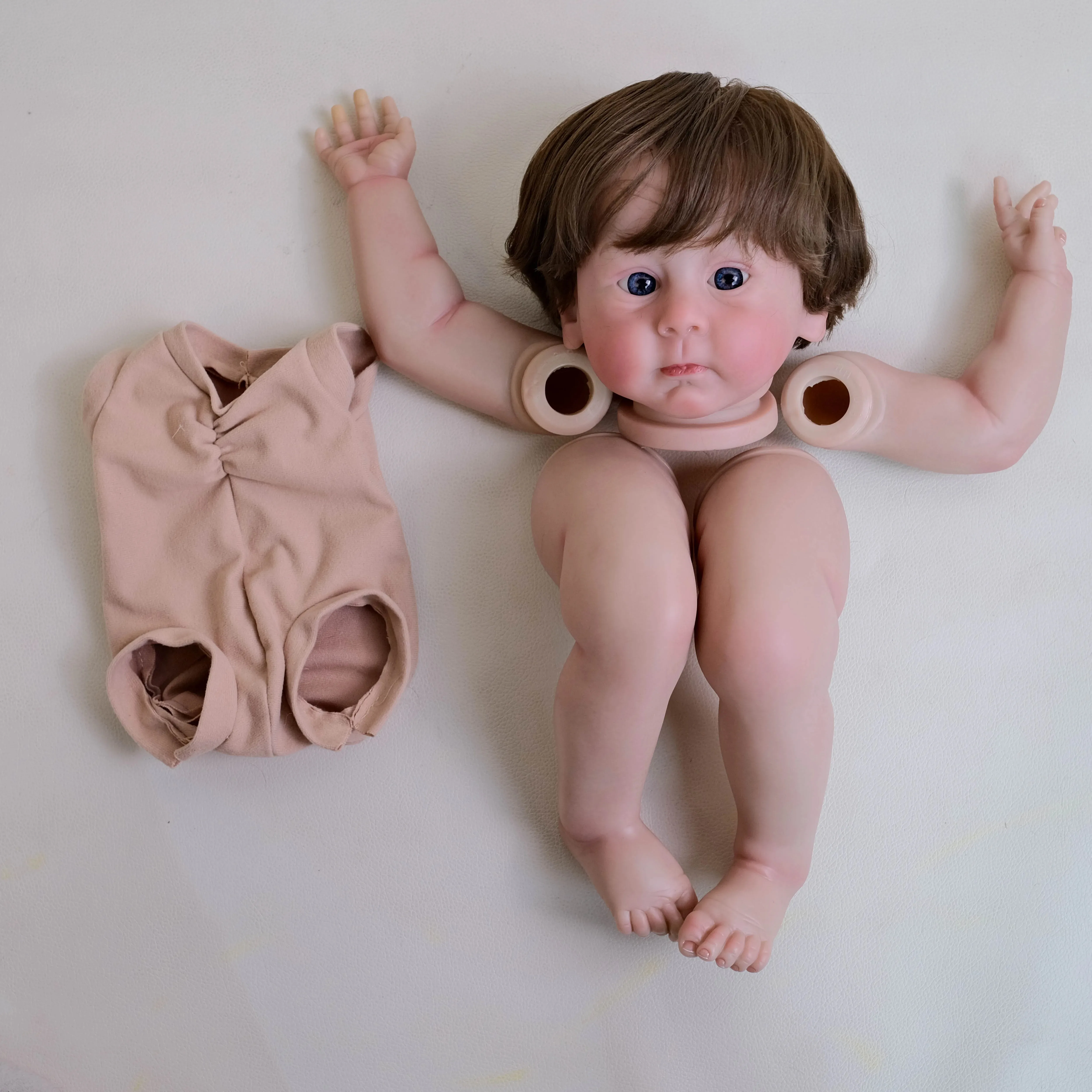 22 بوصة Huxley Reborn Doll Kit نابض بالحياة المفككة طبقات متعددة اللوحة أجزاء الدمية مع الأوردة المرئية اليد الجذور الشعر البني