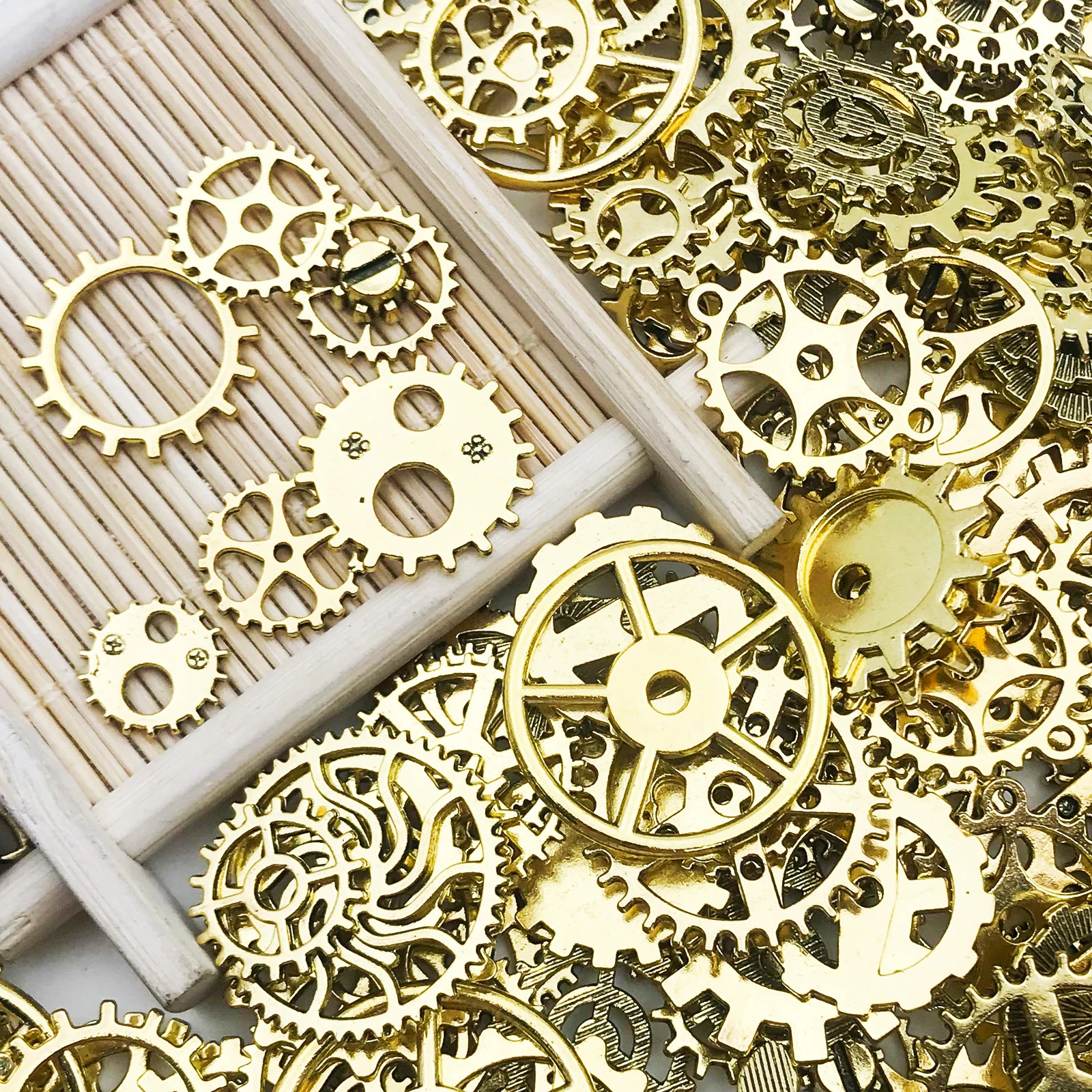 Mix casuale (circa 30/50g) Mix Size metallo meccanico Steampunk Cogs ingranaggi ciondolo Charms per gioielli fai da te che fanno accessori