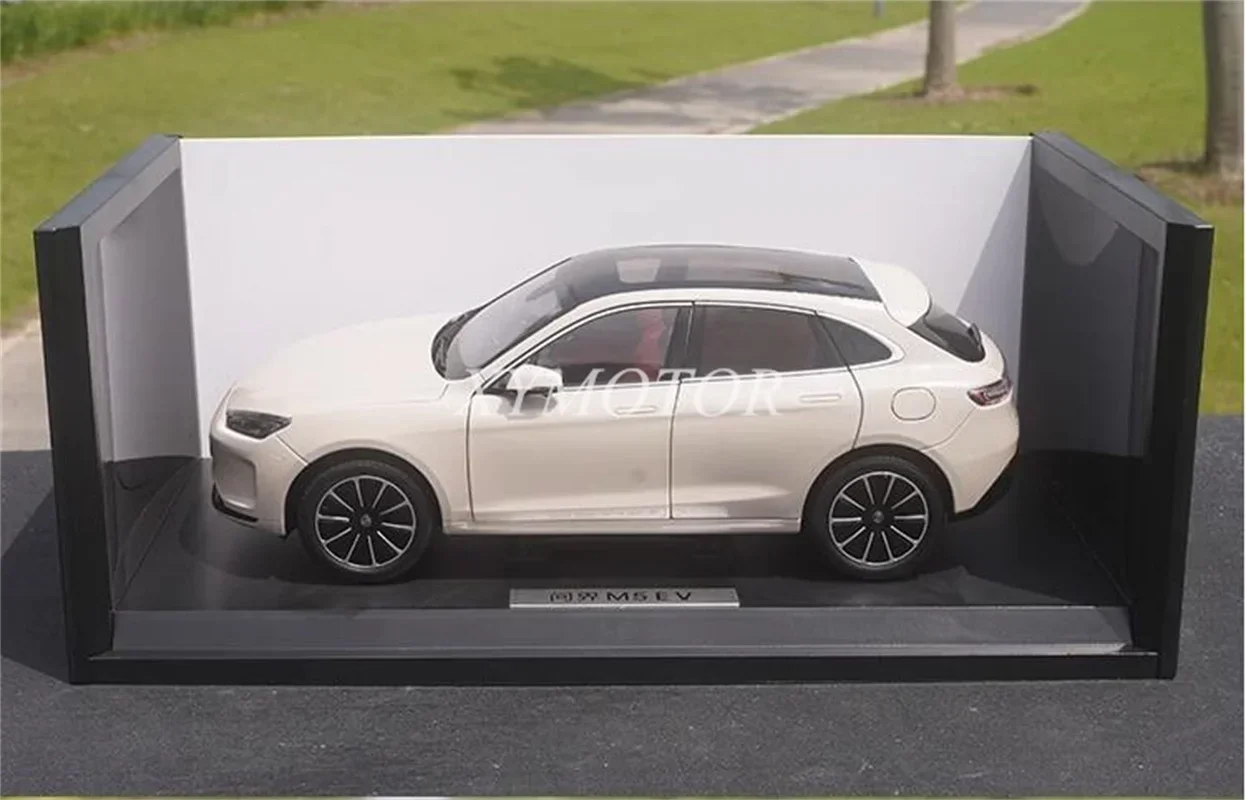 

1:18 для моделей HUAWEI AITO M5 EV M5EV SUV, литая металлическая модель автомобиля, белые игрушки, подарки