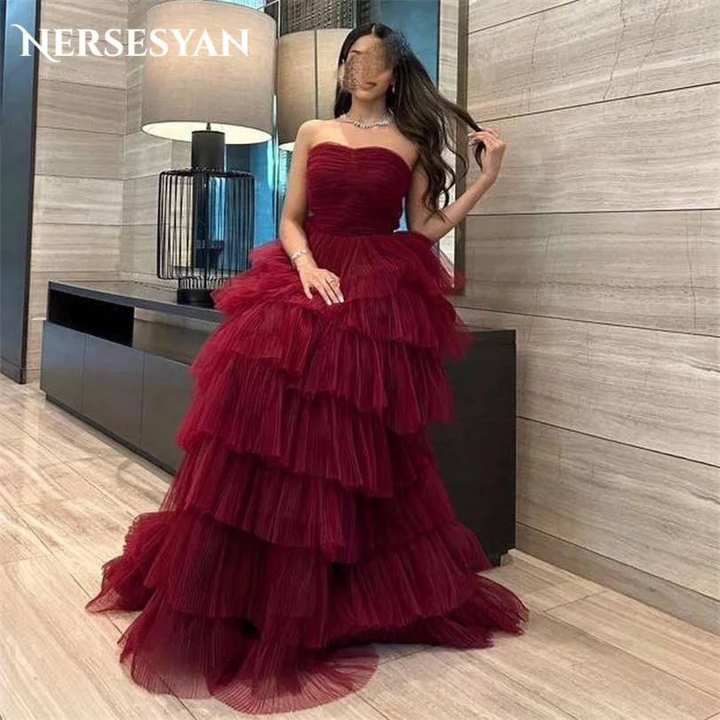 

Nersesyan Vintage Burgundy Tulle Prom Gowns Strapless Tiered Pleats A Line Formal Evening Dresses Long Vestidos De Novia 2023