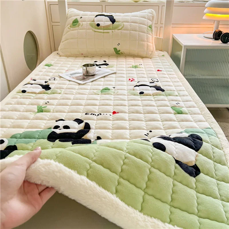 1 Pcs Mattress Toppers Winter Velvet Warm Bed Sheet Dormitory Single Foldable Thin Bed Pad Home Double Bedspread Mattress Cover