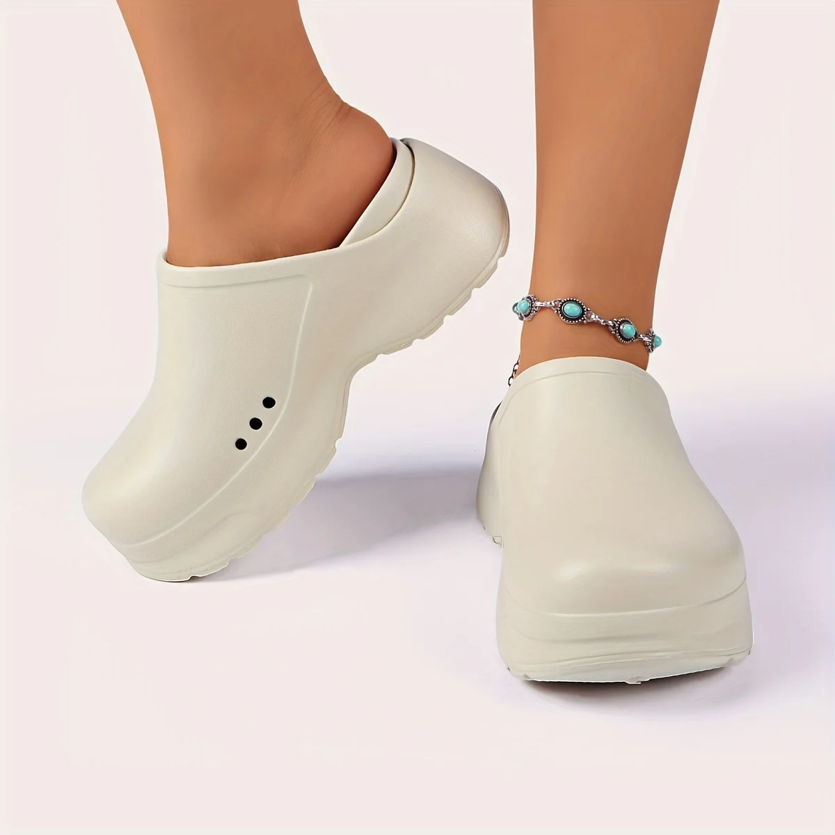 Women's Solid Color Closed Toe Mules Clogs Breathable Side Openings EVA Thick Sole designer shoes