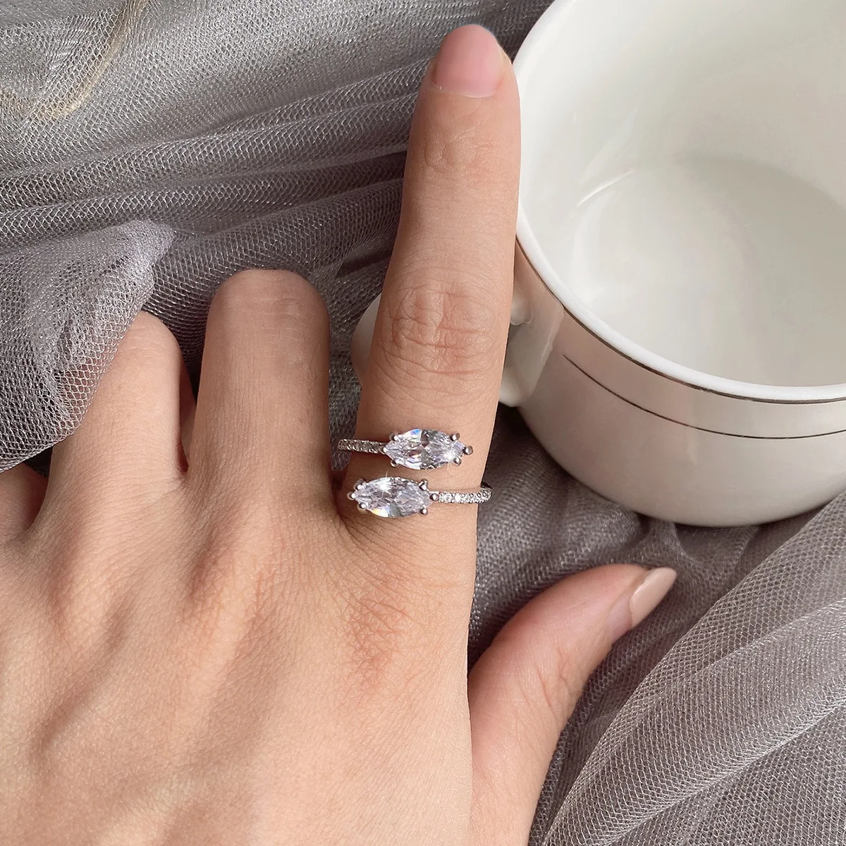 18K Plated 1CT Marquise Cut Simulated Moissanite Solitaire Ring for Women 925 Sterling Silver Lab Diamond Weddind Band Bride