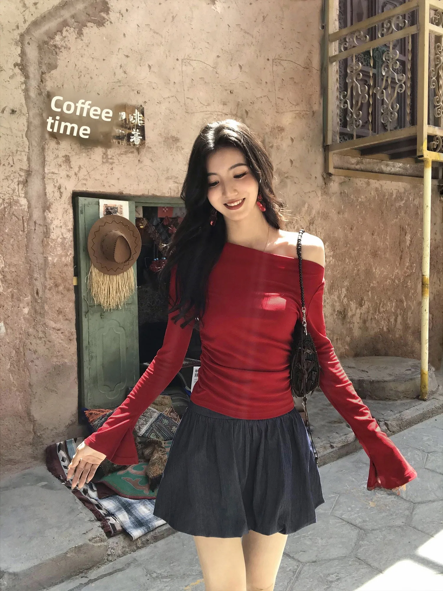 

Mulvan Chic Korean Sle One oulder Knitted Slim Fit T-irt with Bell Sves for Women Long Sve Daily Wear