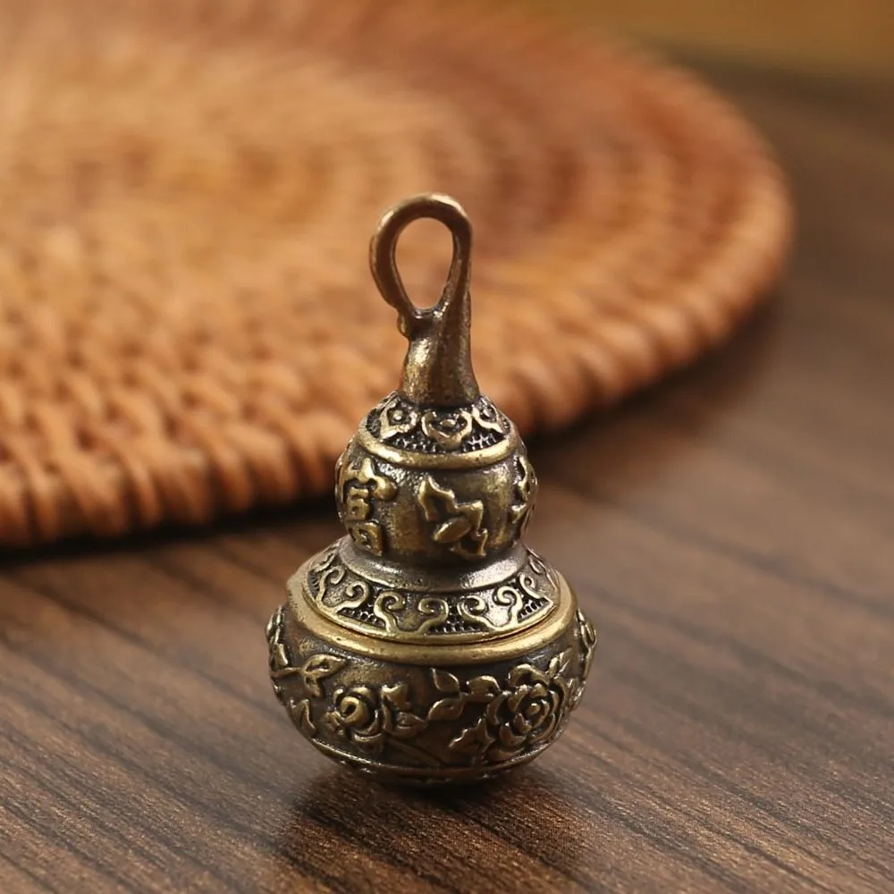 Brass Material Gourd Pendant Charm Hollow Design Engraved Chinese Fu Chinese Fortune Amulet Antique Copper Finish