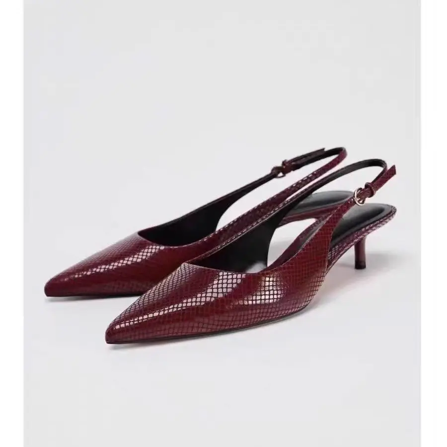 

2025 г. Винно-красные женские туфли на высоком каблуке. Шелковые атласные сандалии на тонком каблуке. Женские туфли-лодочки на шпильке с острым носком. Туфли для вечеринок.