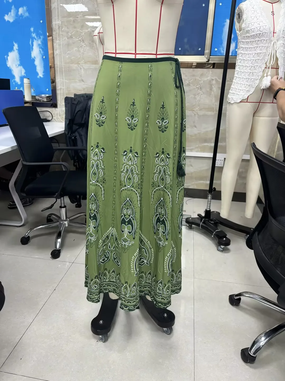 

Women's Summer A-line Skirt Boho Floral Embroidery Long Skirt for Travel, Beach, Shopping