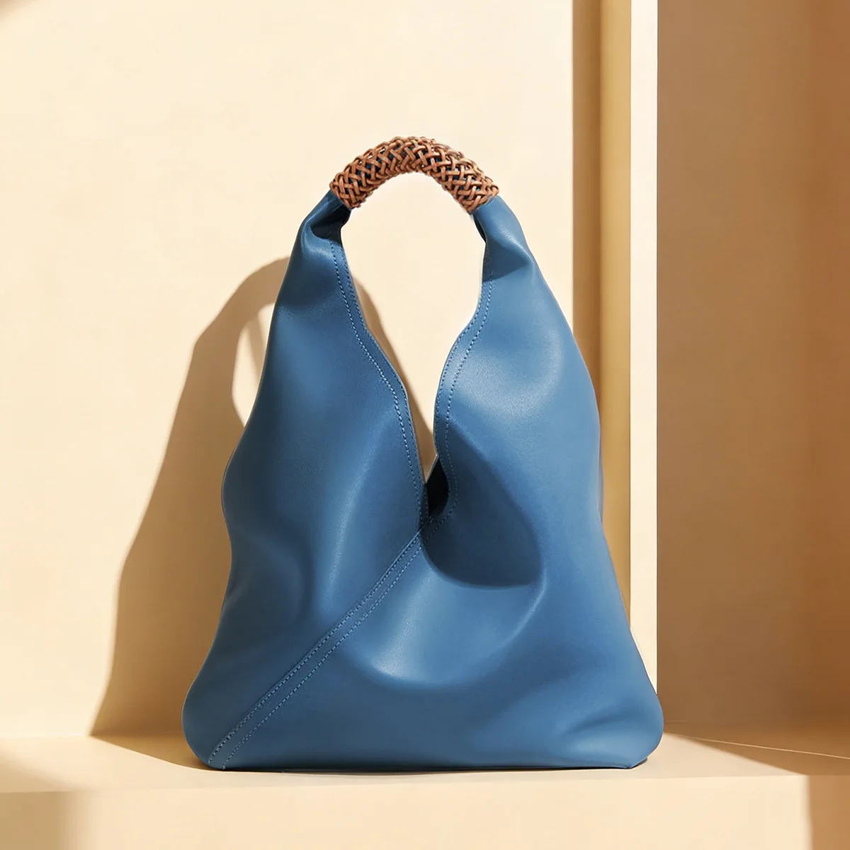 Niche Design Women Bag Luxury Versatile Genuine Leather Shoulder Bag Large-capacity Commuter Women Cowhide Leather Bucket Bag