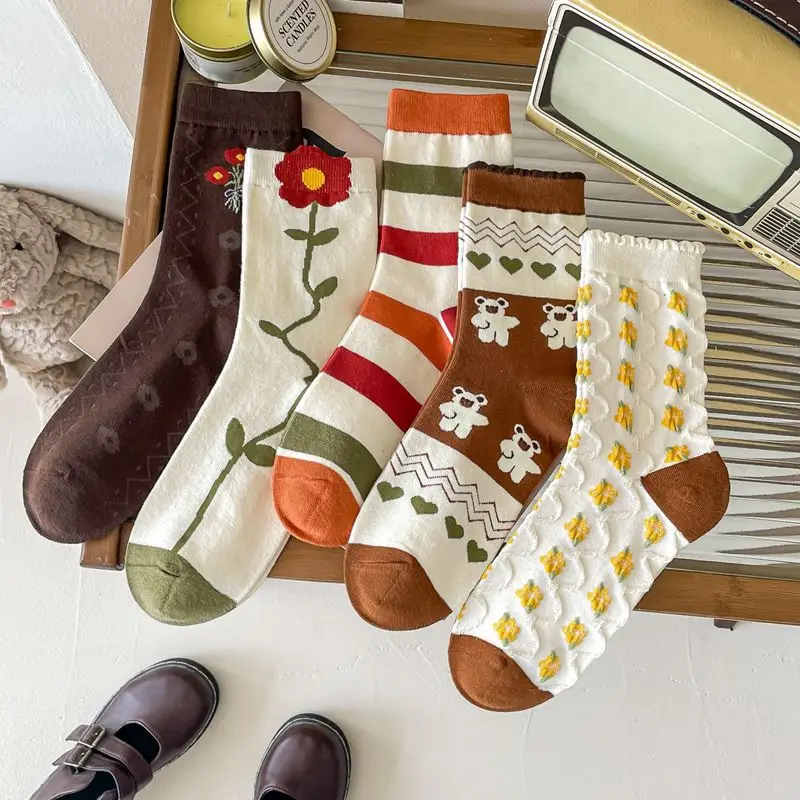 

Корейские носки с рисунком медведя и цветами, женские хлопковые дышащие спортивные носки, женские носки средней длины