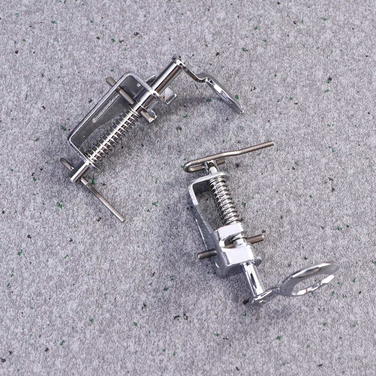 

2 pcs Sewing Machine Presser Foot Open Close Toe Metal Spring For Quilting Embroidery Free Motion Universal Fit Low Shank