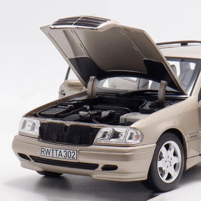 1:18 Schaal C-CLASS W202 Station Wagon Volledig Open Simulatie Legering Model Auto Statische Display Collectible Gift Souvenir Decoratie