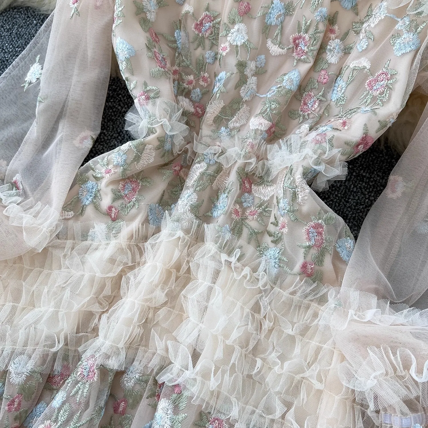 2024 New Fashion Runway Vintage Embroidery Flower Dress Women\'s Long Sleeve O-Neck Mesh Hollow Out Ruffles Prom Party Vestidos